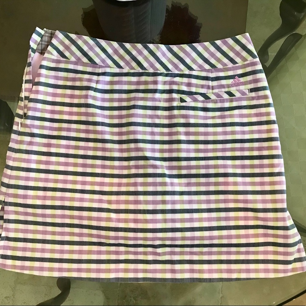 NWT- Adidas Stretch  White Wvn Checkered Skort